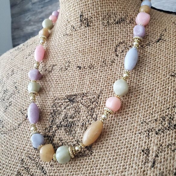 Pastel Easter Beaded Themed Necklace  Beautiful Summer Colors - Picture 1 of 8